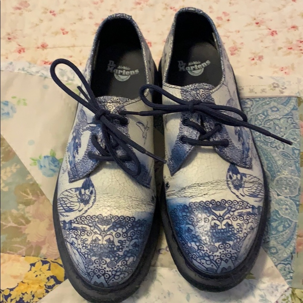 Dr Martens Delft oxfords shoe size 7 US